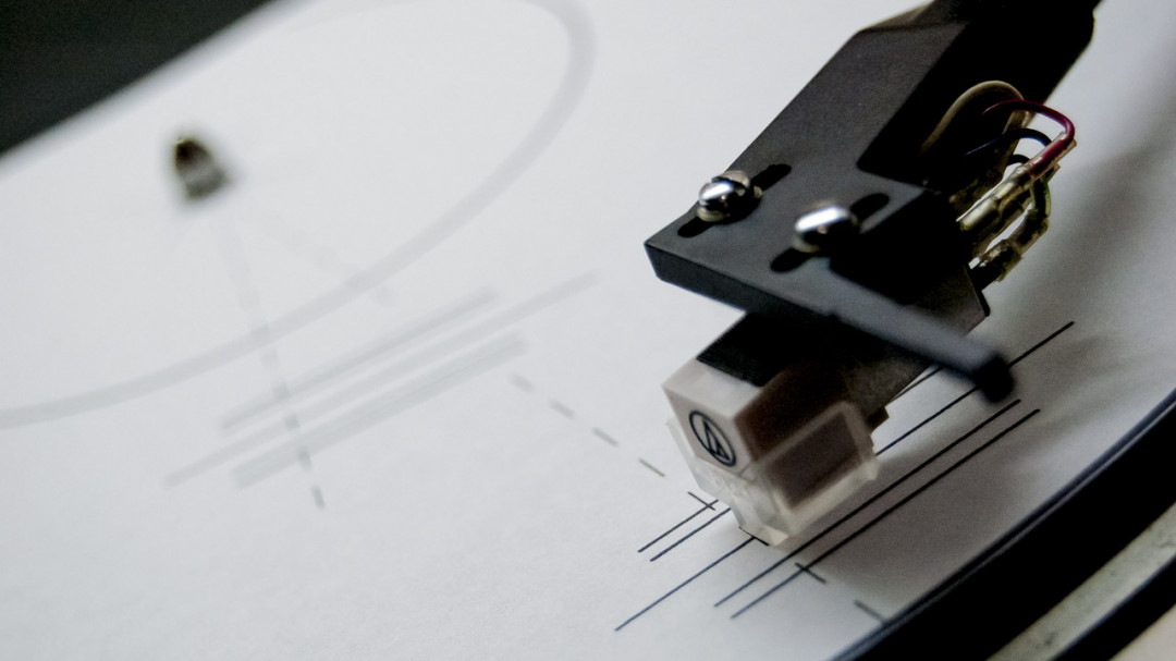 Alignement de la cellule d’une platine vinyle