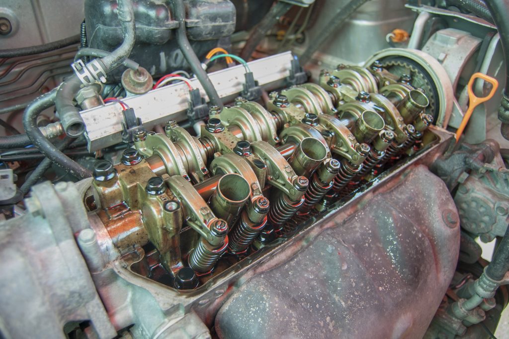 Dépose du cache culbuteurs - vue générale