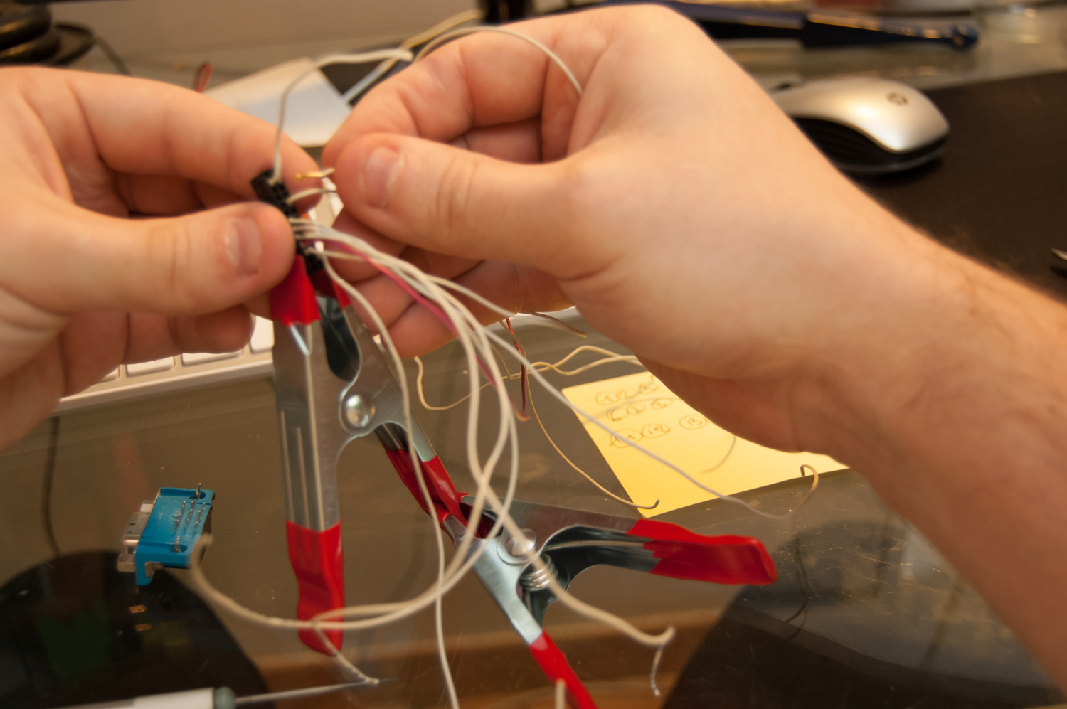 Inspection du connecteur interne pour la sortie VGA